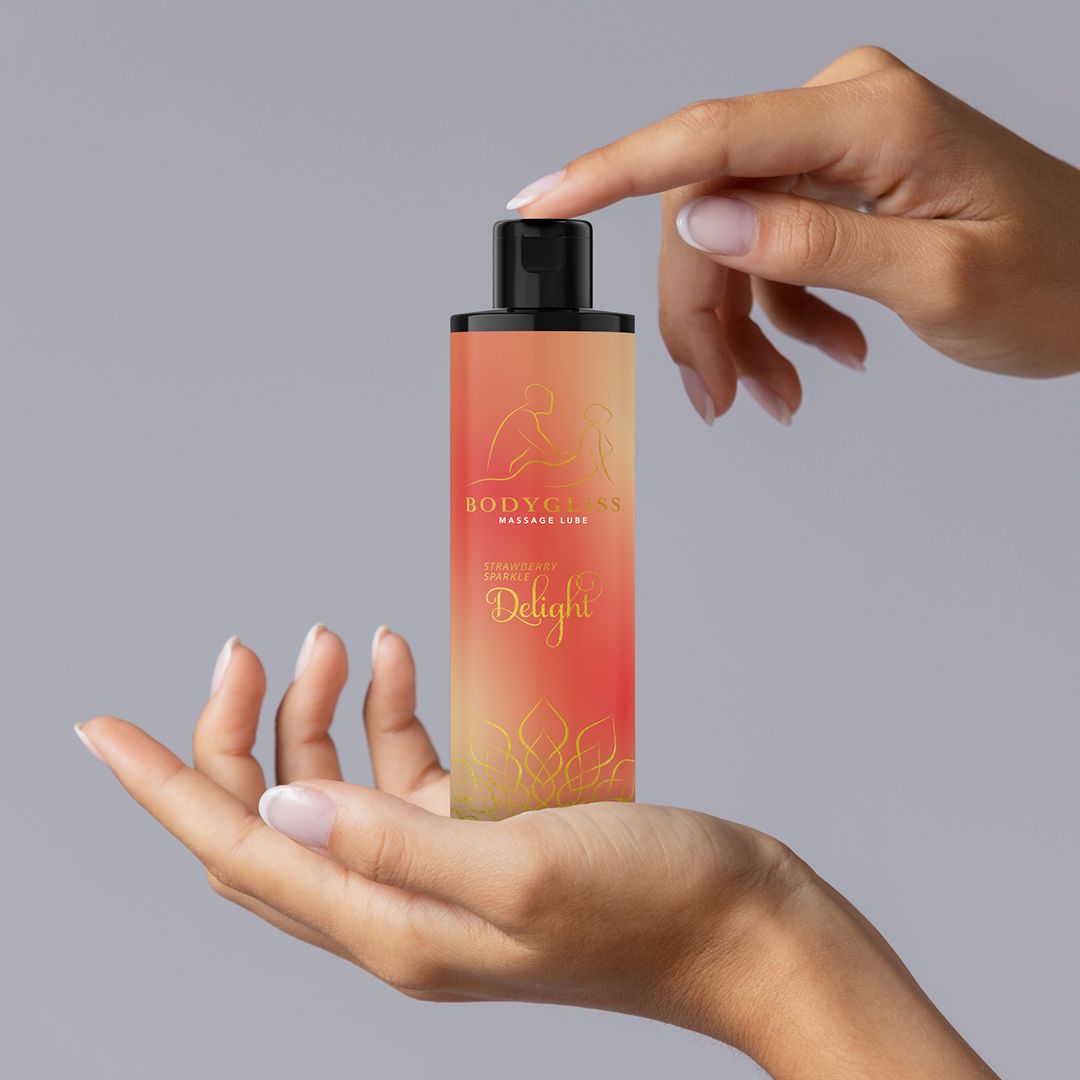 BodyGliss - Massage Oil And Lubricant in 1 Strawberry & Champagne - 150 ml
